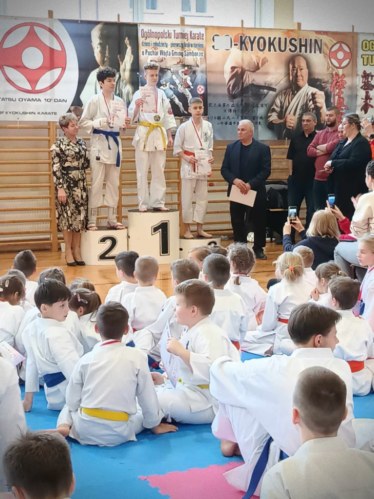 Hrubieszowscy karatecy z medalami [ZDJĘCIA]