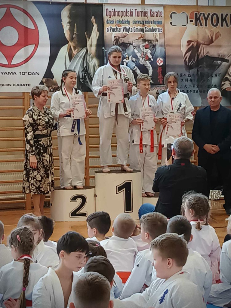Hrubieszowscy karatecy z medalami [ZDJĘCIA]