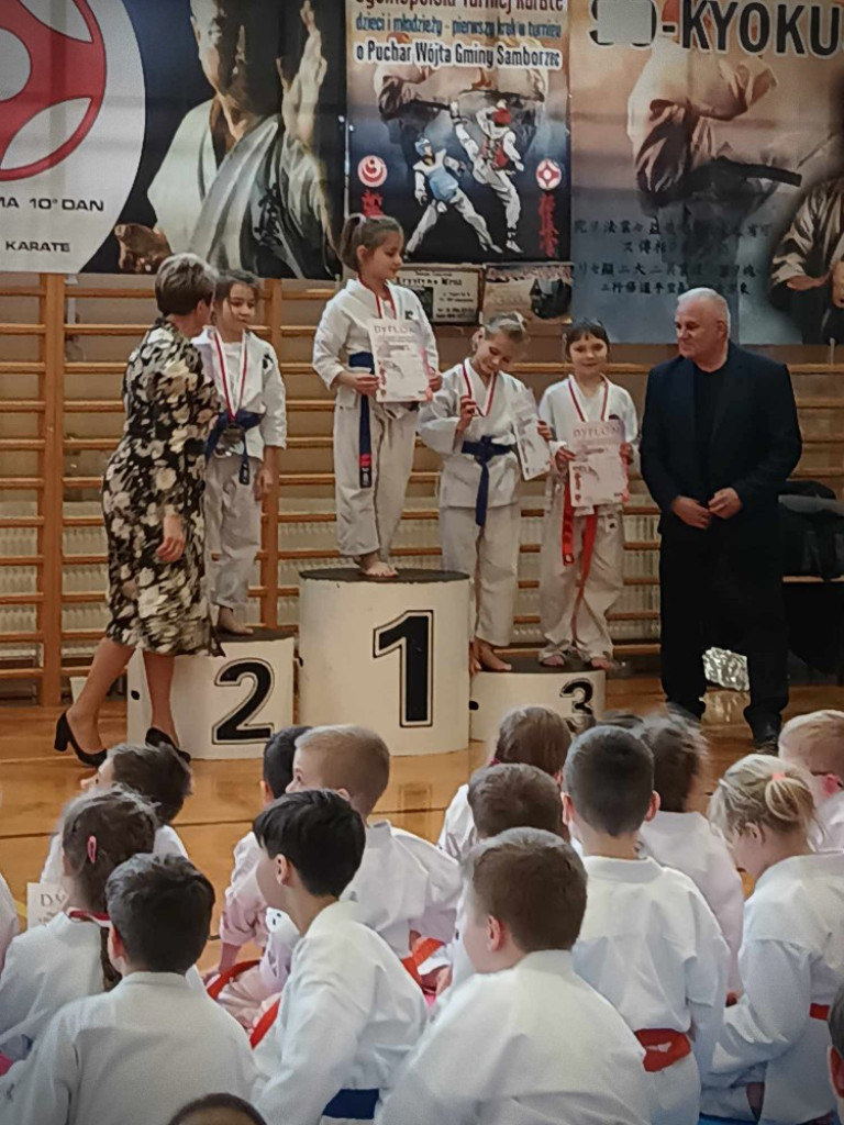 Hrubieszowscy karatecy z medalami [ZDJĘCIA]