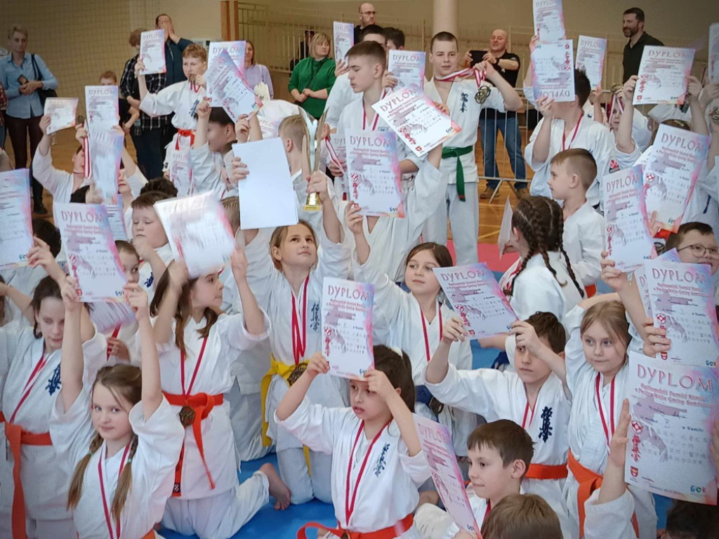 Hrubieszowscy karatecy z medalami [ZDJĘCIA]