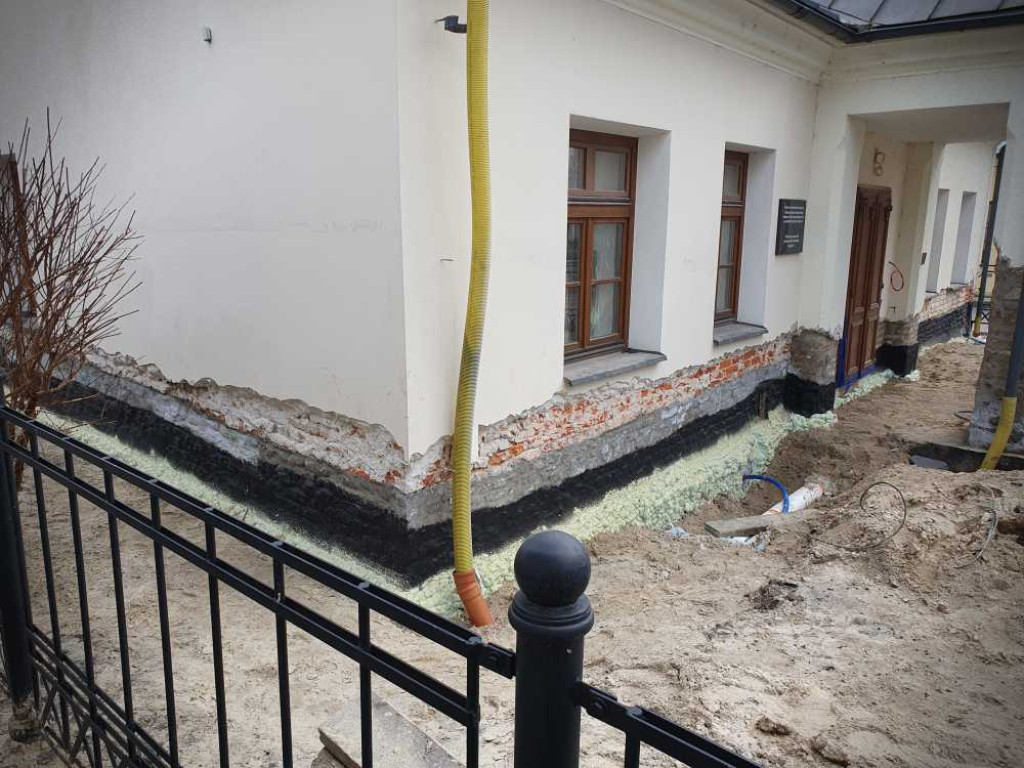 Hrubieszów: Remont dworku [ZDJĘCIA]