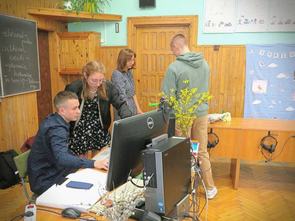 Hrubieszów: Wiosennie w języku obcym [ZDJĘCIA]