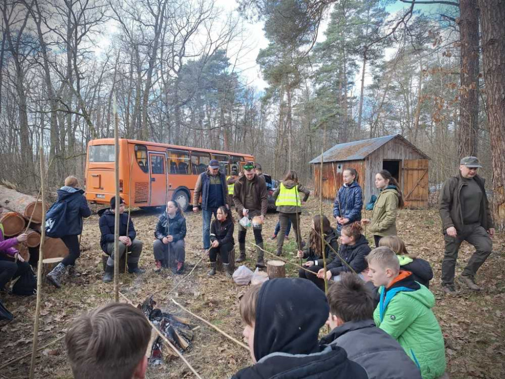 Uczcili wiosnę - sprzątając las! [ZDJĘCIA]
