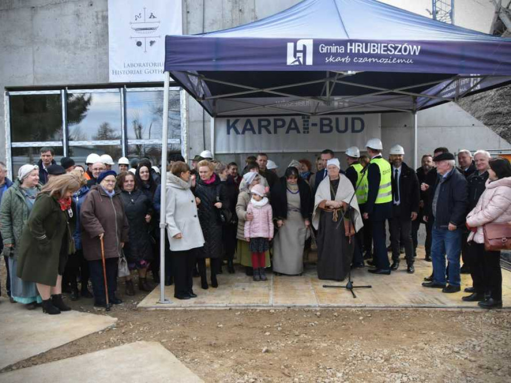 Zakończono I etap budowy Centrum Dziedzictwa Archeologicznego i Kulturowego w Wiosce Gotów [ZDJĘCIA, WIDEO]