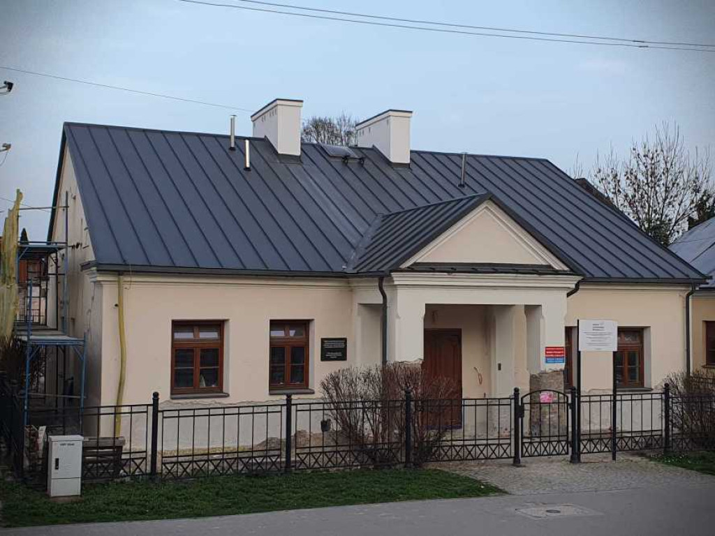 Hrubieszów: Trwa remont dworku [ZDJĘCIA]