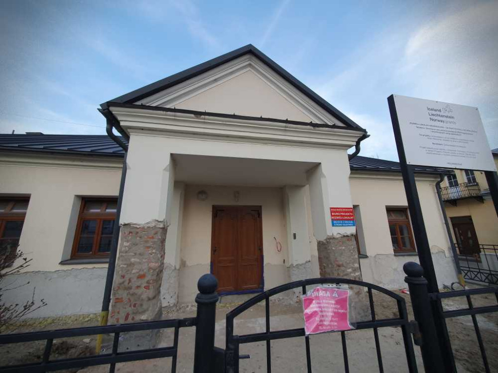Hrubieszów: Trwa remont dworku [ZDJĘCIA]