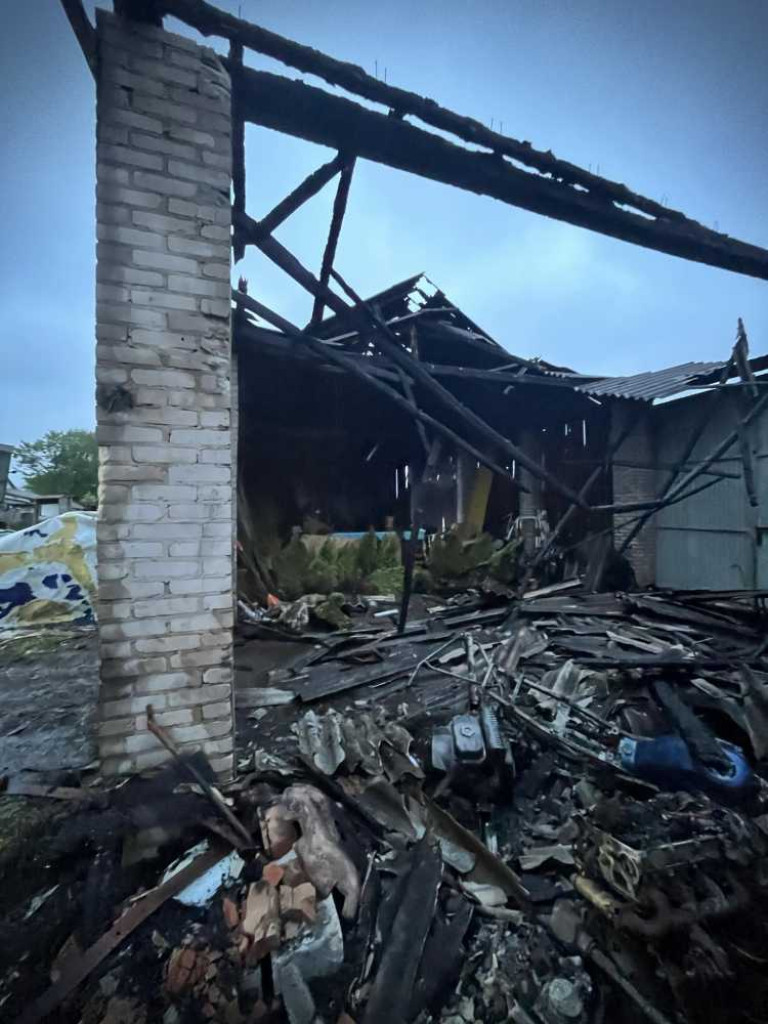 Pożar budynku gospodarczego w Masłomęczu [ZDJĘCIA]