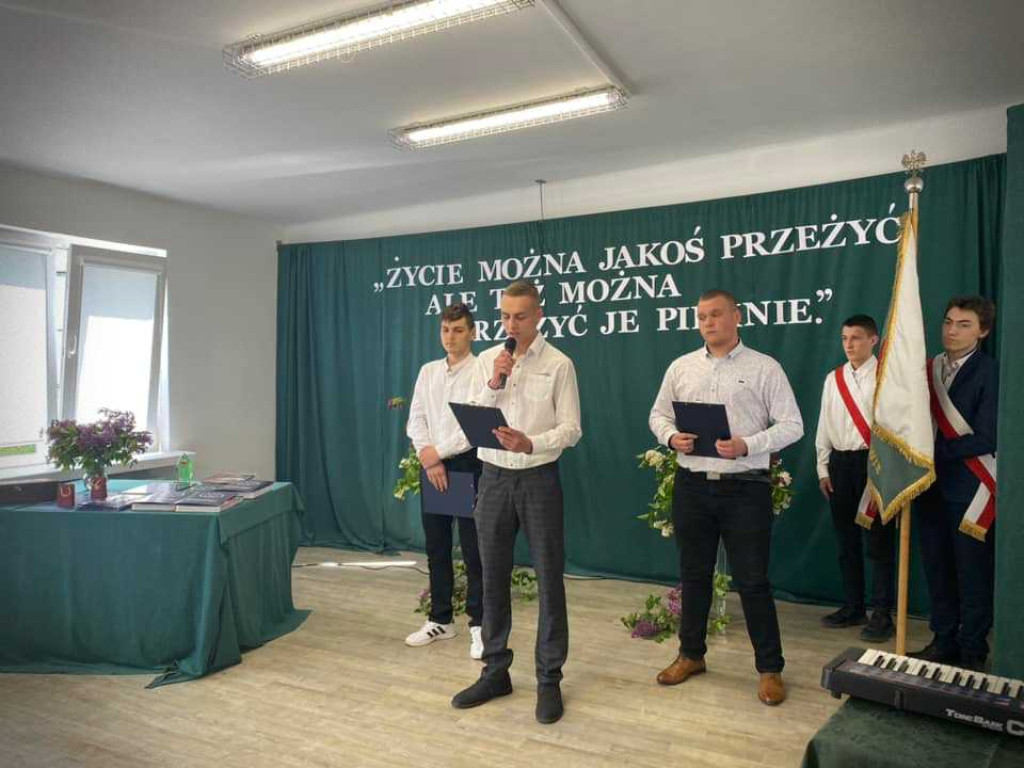 Hrubieszów: Pożegnanie maturzystów ZS nr 4 [ZDJĘCIA]