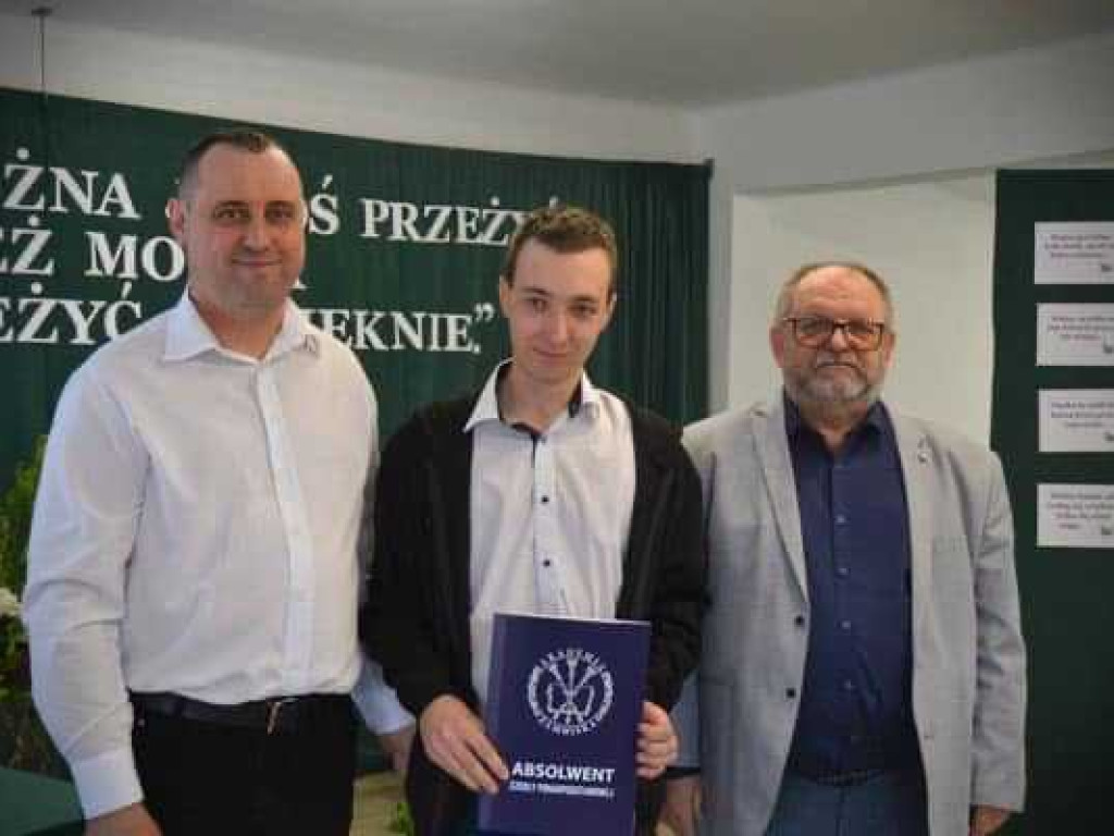 Hrubieszów: Pożegnanie maturzystów ZS nr 4 [ZDJĘCIA]