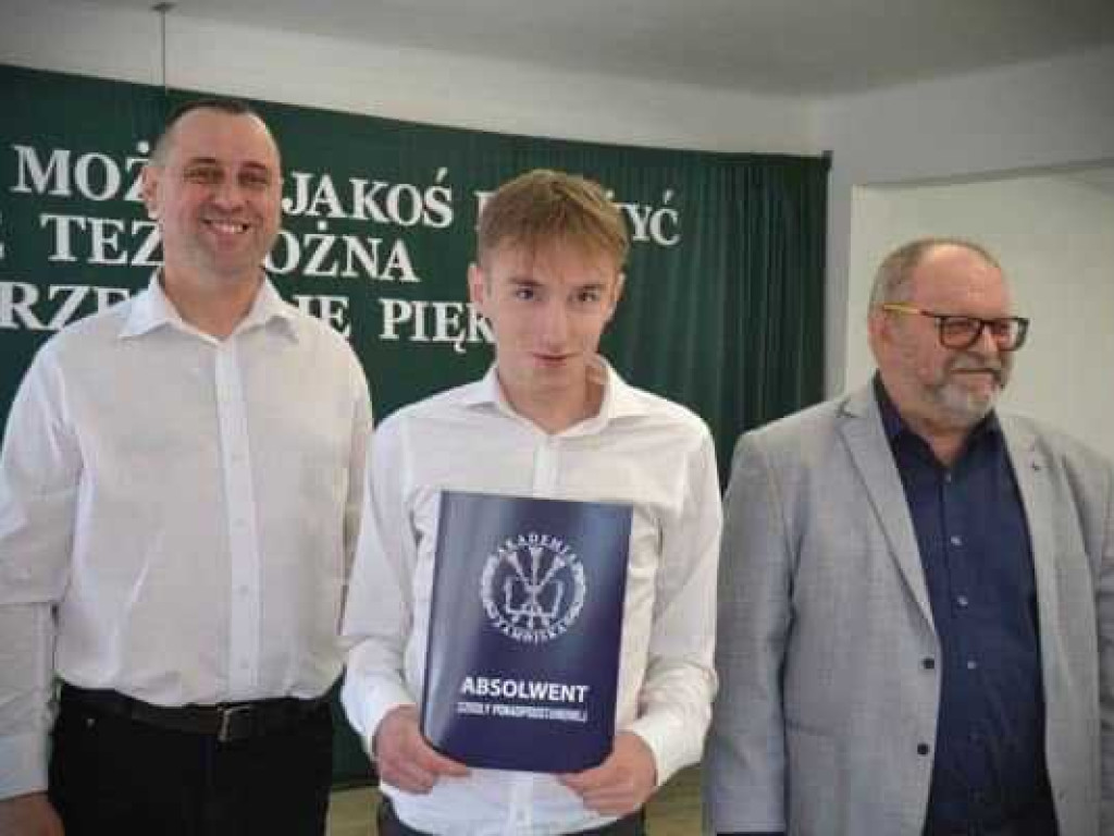 Hrubieszów: Pożegnanie maturzystów ZS nr 4 [ZDJĘCIA]