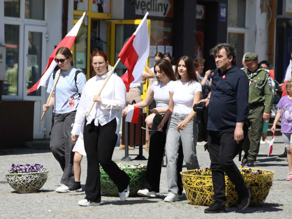 Marsza Flagi w Hrubieszowie [ZDJĘCIA]