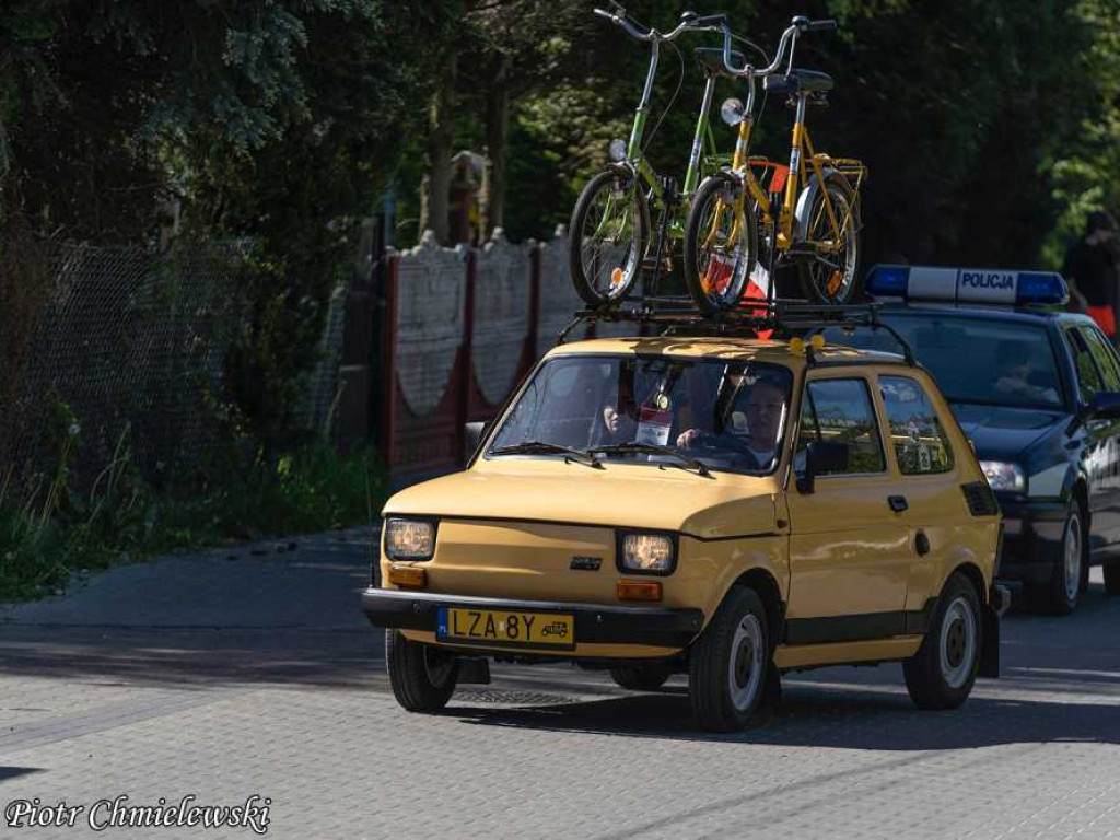 1-Majowa Motoparada Klasyków w Zamościu. Najładniejszym samochodem uznano Syrenę 105 Bosto Krzysztofa Leśniaka z Wiszniowa [ZDJĘCIA]