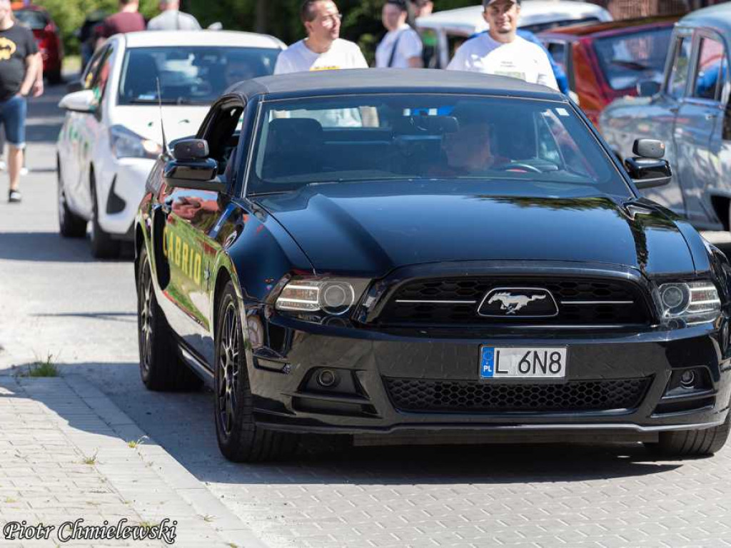 1-Majowa Motoparada Klasyków w Zamościu. Najładniejszym samochodem uznano Syrenę 105 Bosto Krzysztofa Leśniaka z Wiszniowa [ZDJĘCIA]
