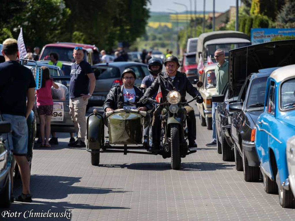 1-Majowa Motoparada Klasyków w Zamościu. Najładniejszym samochodem uznano Syrenę 105 Bosto Krzysztofa Leśniaka z Wiszniowa [ZDJĘCIA]
