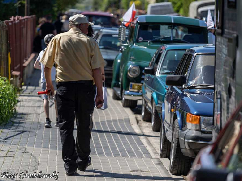 1-Majowa Motoparada Klasyków w Zamościu. Najładniejszym samochodem uznano Syrenę 105 Bosto Krzysztofa Leśniaka z Wiszniowa [ZDJĘCIA]