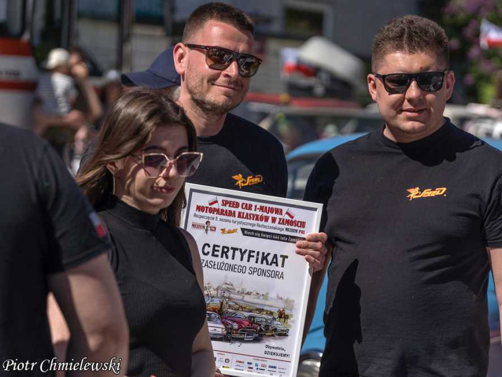 1-Majowa Motoparada Klasyków w Zamościu. Najładniejszym samochodem uznano Syrenę 105 Bosto Krzysztofa Leśniaka z Wiszniowa [ZDJĘCIA]