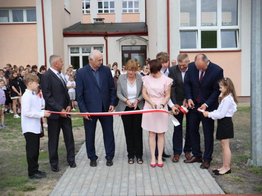 Nowe boisko otwarte! [ZDJĘCIA]