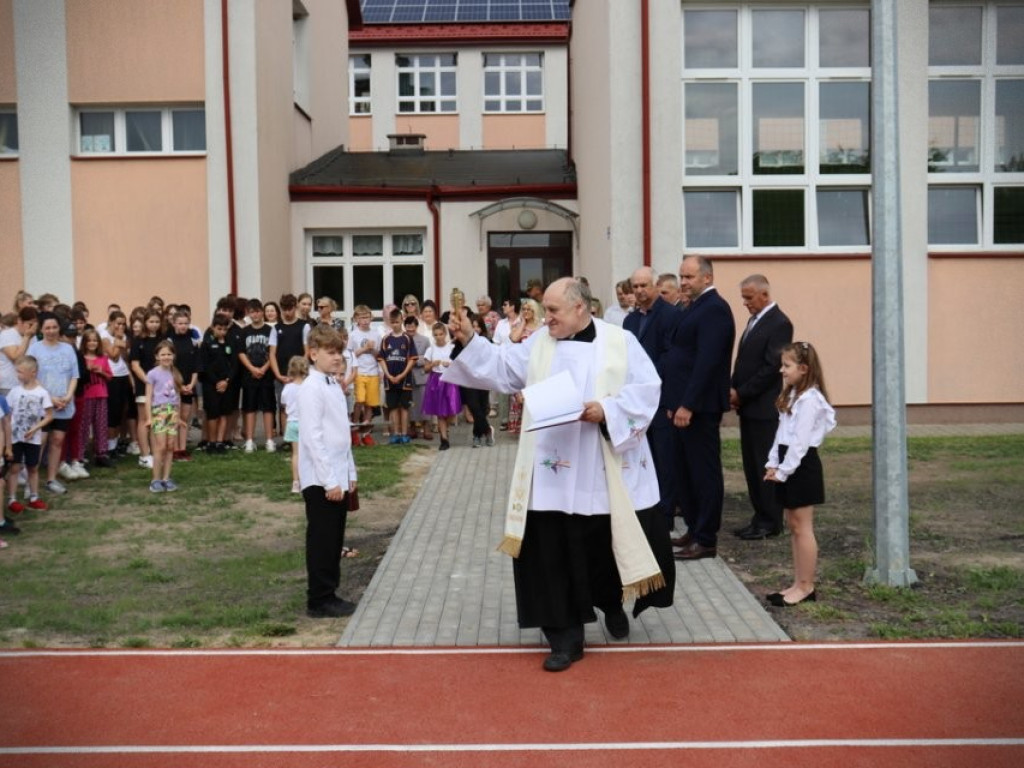Nowe boisko otwarte! [ZDJĘCIA]
