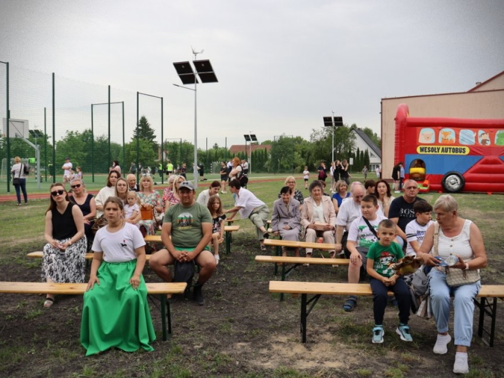 Nowe boisko otwarte! [ZDJĘCIA]