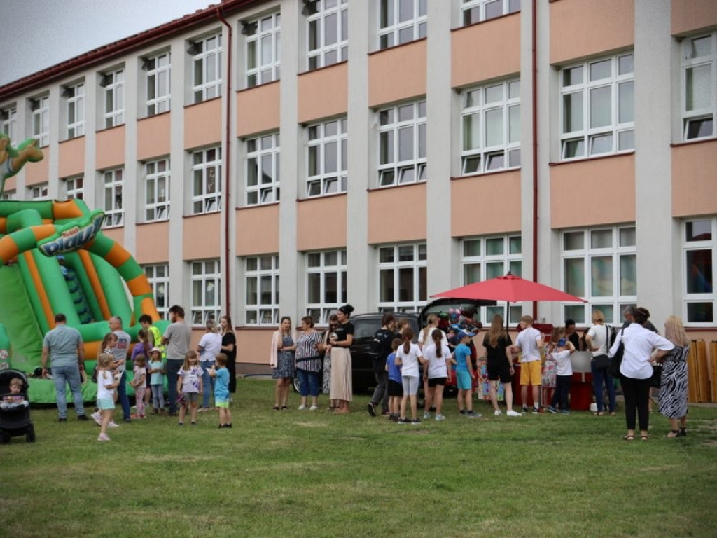 Nowe boisko otwarte! [ZDJĘCIA]
