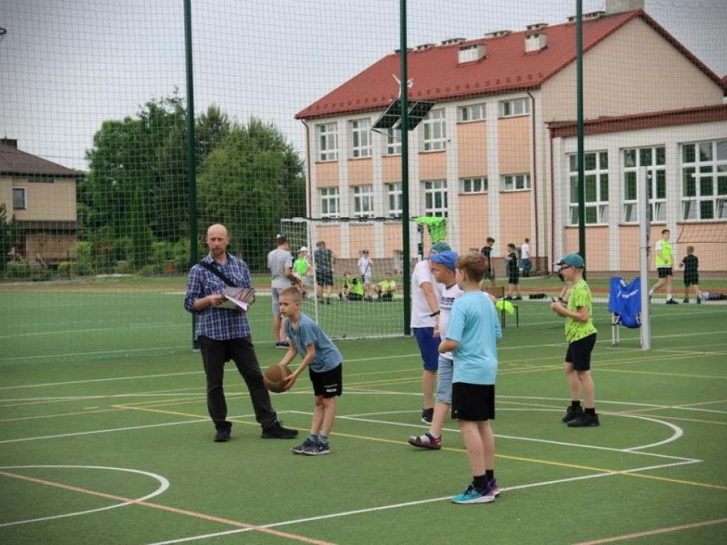 Nowe boisko otwarte! [ZDJĘCIA]