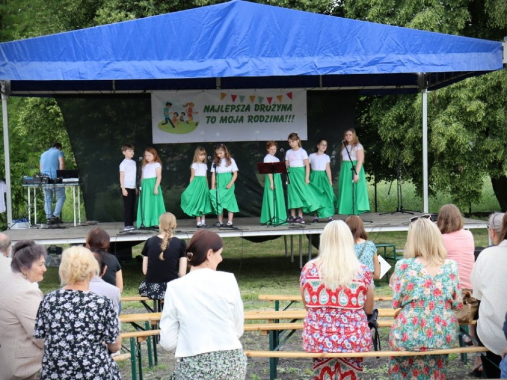 Nowe boisko otwarte! [ZDJĘCIA]