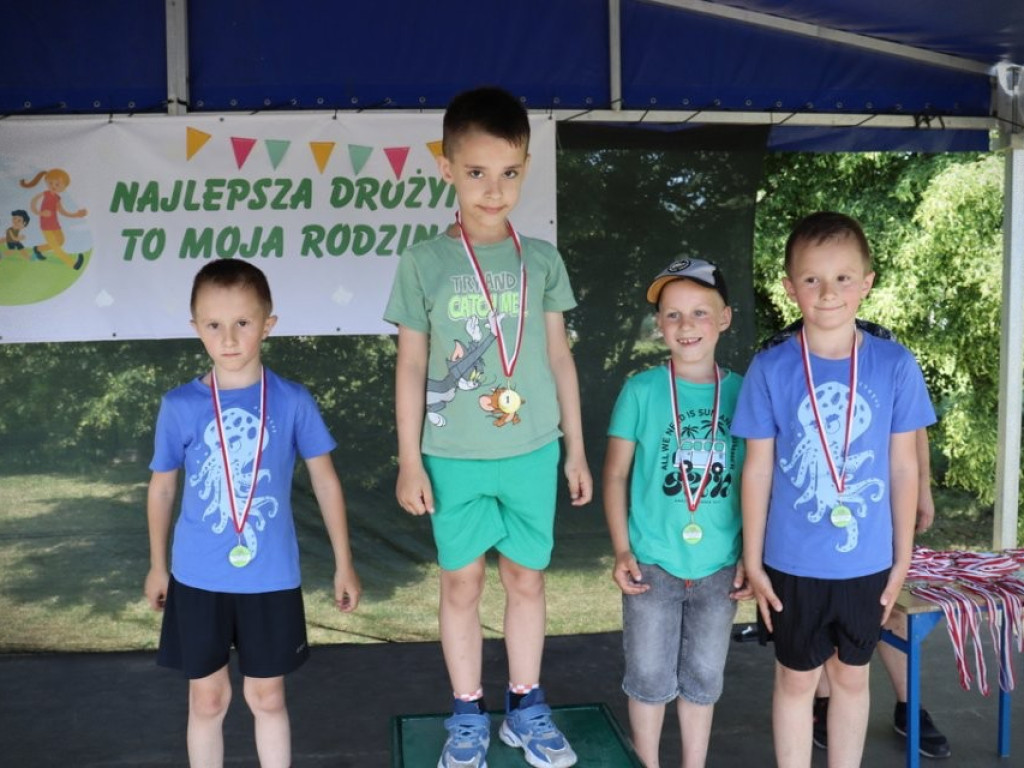 Nowe boisko otwarte! [ZDJĘCIA]