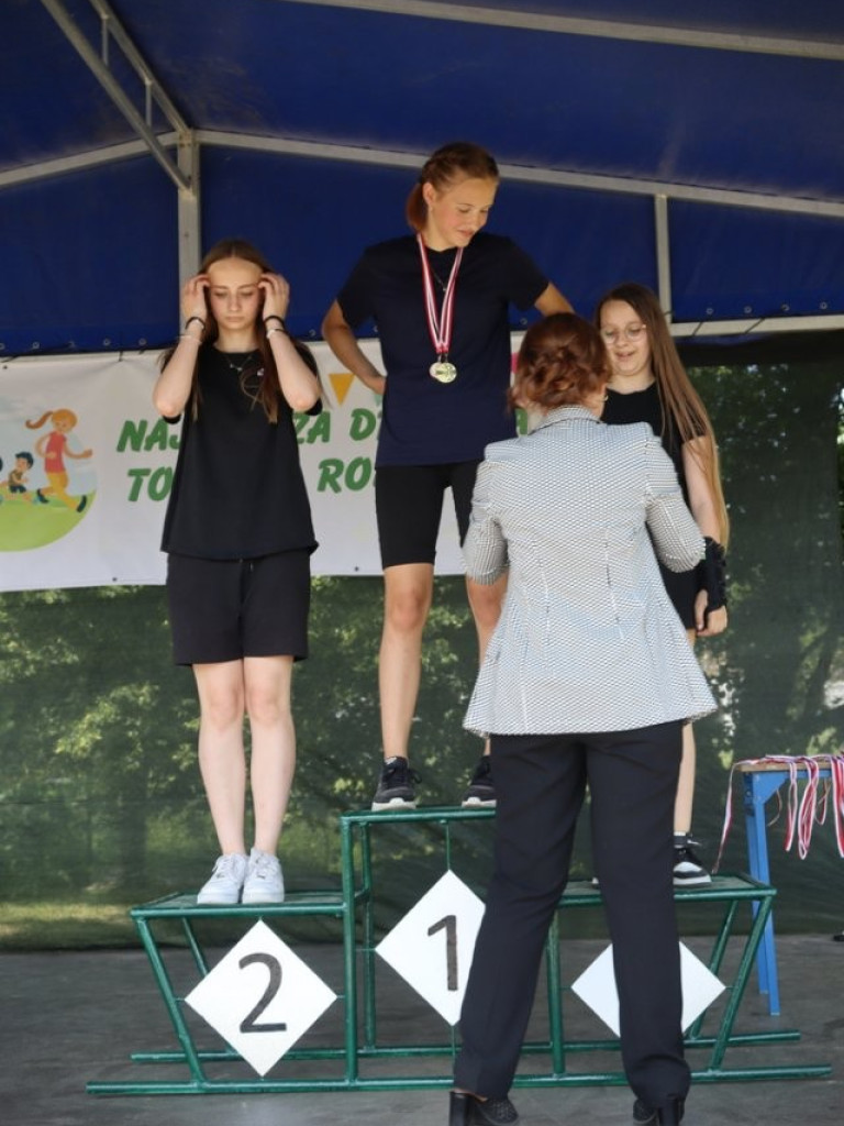 Nowe boisko otwarte! [ZDJĘCIA]