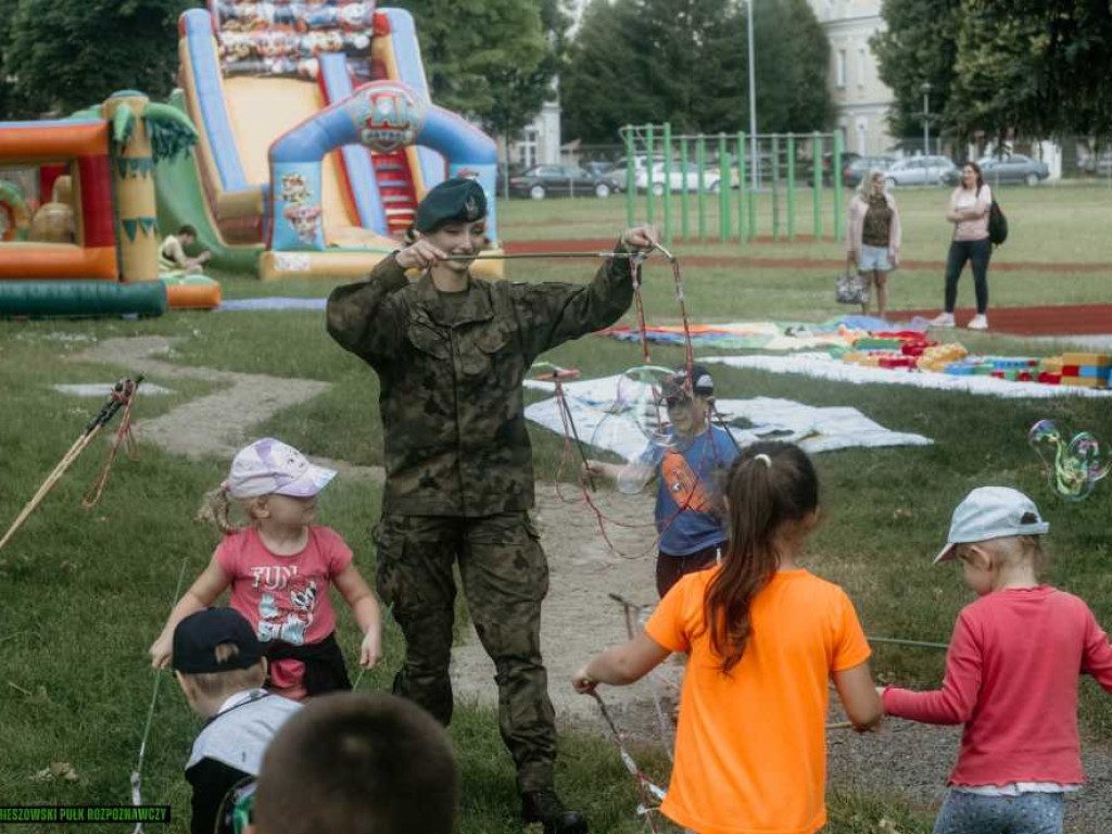 Hrubieszów: W dniu otwartym koszary odwiedziło ponad 1500 osób! [ZDJĘCIA]