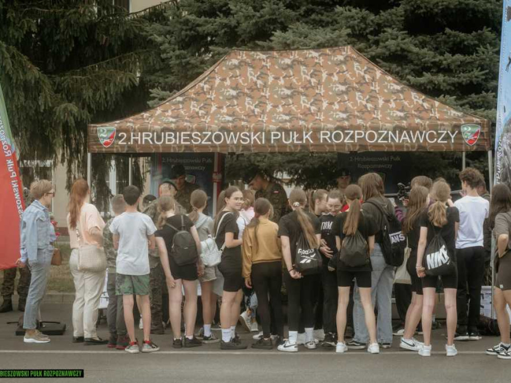 Hrubieszów: W dniu otwartym koszary odwiedziło ponad 1500 osób! [ZDJĘCIA]