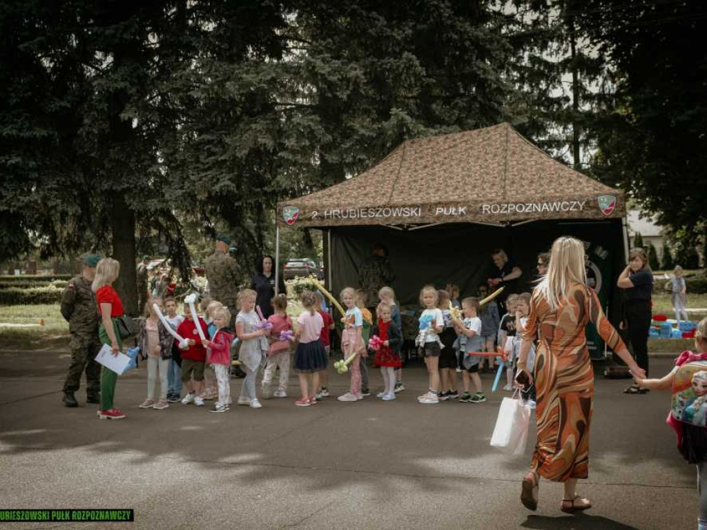 Hrubieszów: W dniu otwartym koszary odwiedziło ponad 1500 osób! [ZDJĘCIA]