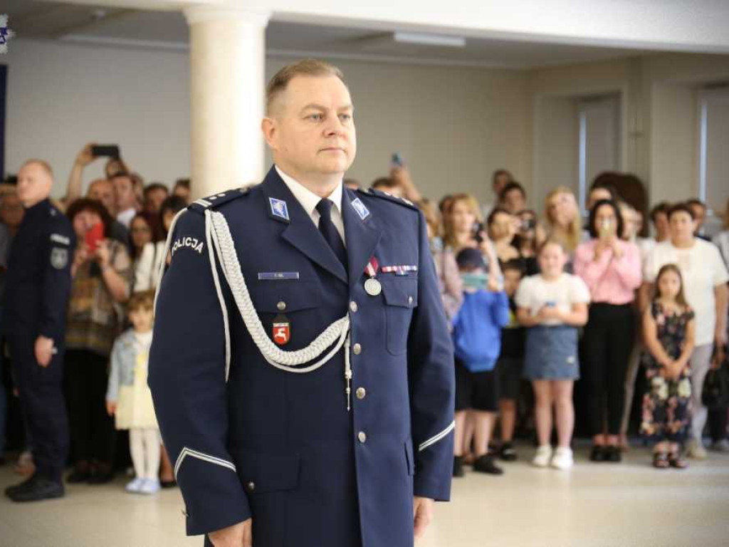 Nowi policjanci złożyli ślubowanie. Troje zasili szeregi hrubieszowskiej komendy [ZDJĘCIA]