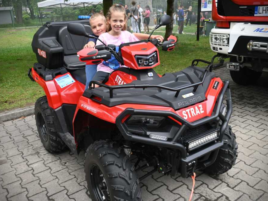 Hrubieszów: Mundurowy Dzień Dziecka. Piana party na HOSiR [ZDJĘCIA]