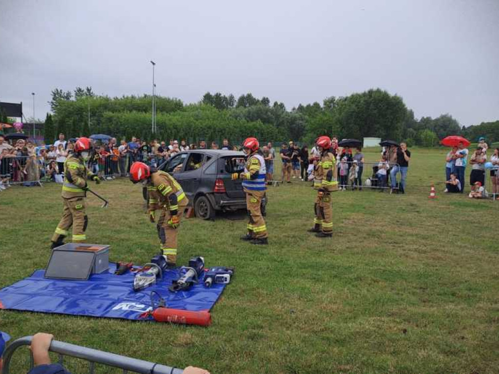 Hrubieszów: Mundurowy Dzień Dziecka. Piana party na HOSiR [ZDJĘCIA]