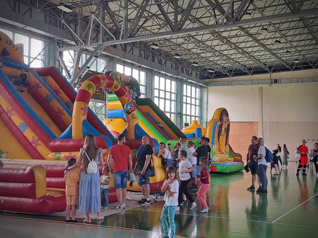 Hrubieszów: Mundurowy Dzień Dziecka. Piana party na HOSiR [ZDJĘCIA]