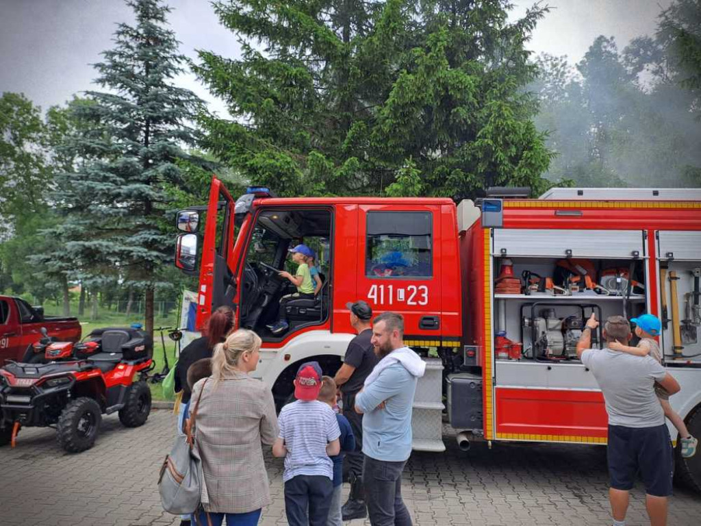 Hrubieszów: Mundurowy Dzień Dziecka. Piana party na HOSiR [ZDJĘCIA]