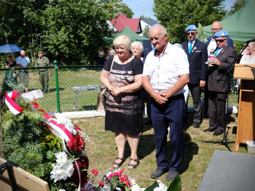 Odsłonięcie pomnika bohaterów [ZDJĘCIA]