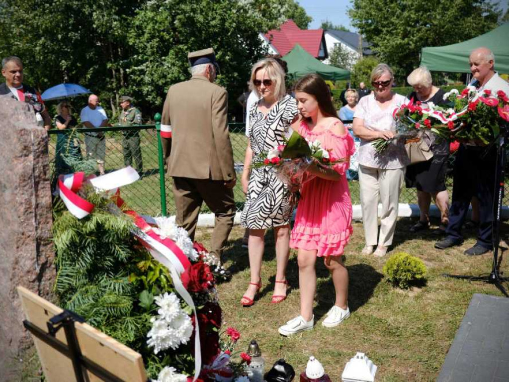 Odsłonięcie pomnika bohaterów [ZDJĘCIA]