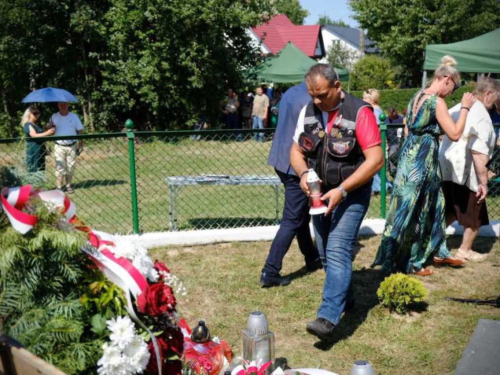 Odsłonięcie pomnika bohaterów [ZDJĘCIA]