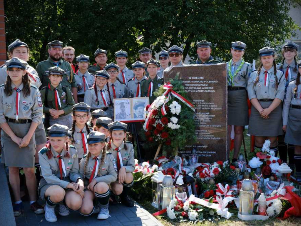Odsłonięcie pomnika bohaterów [ZDJĘCIA]