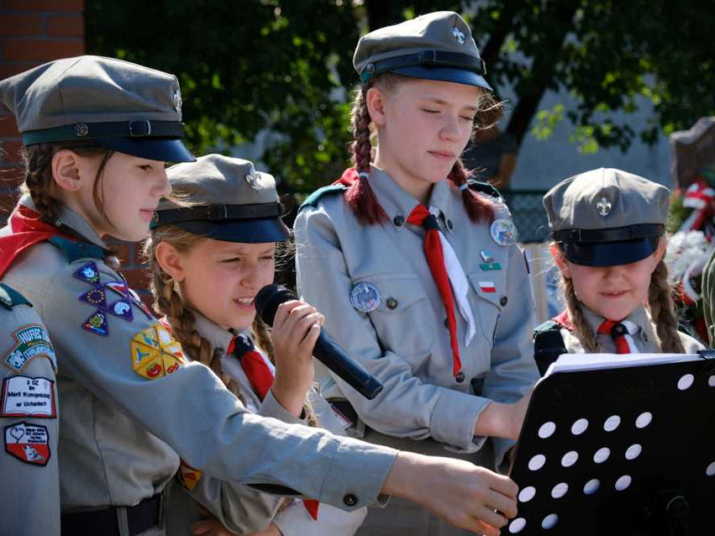 Odsłonięcie pomnika bohaterów [ZDJĘCIA]