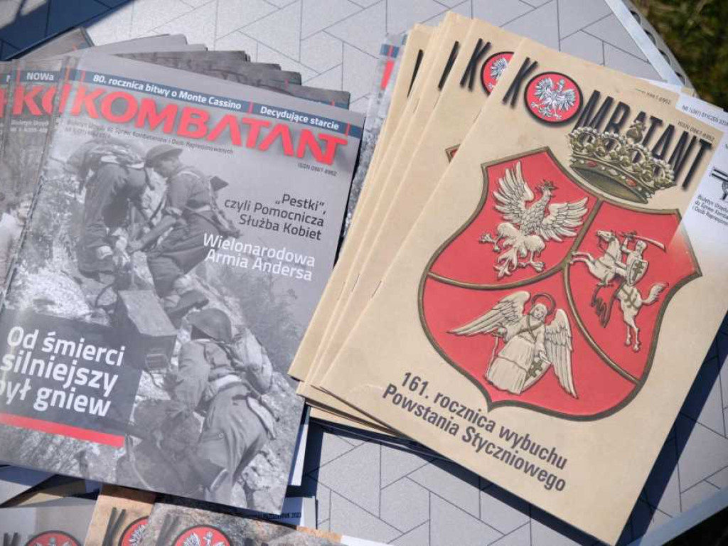 Odsłonięcie pomnika bohaterów [ZDJĘCIA]