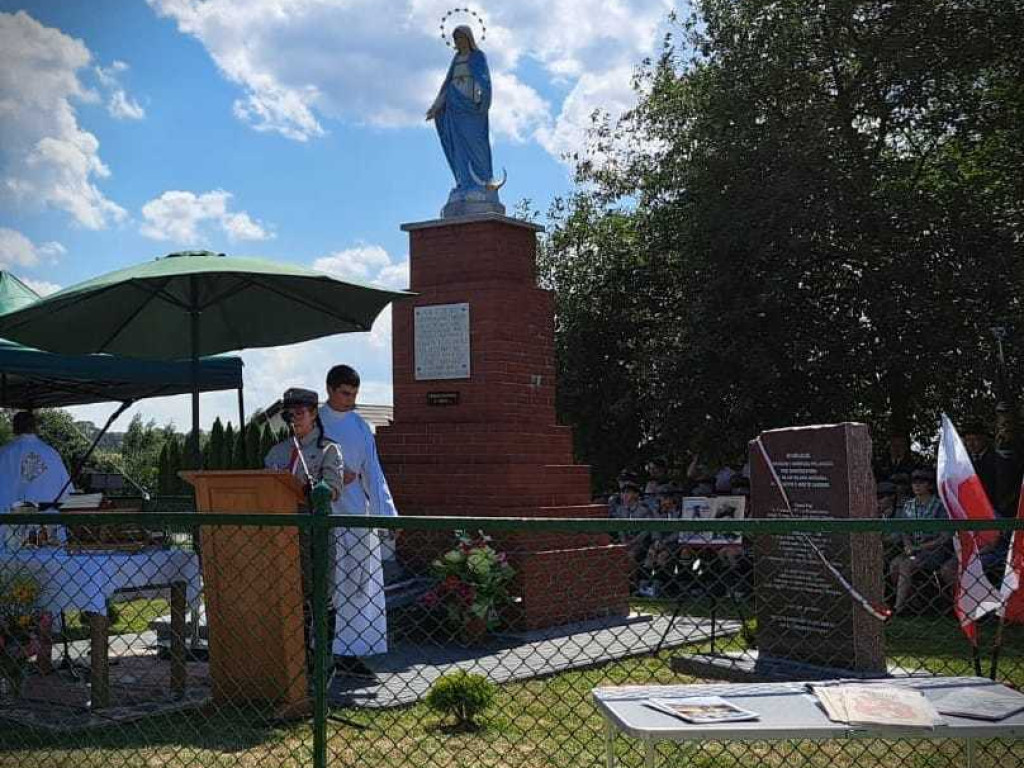 Odsłonięcie pomnika bohaterów [ZDJĘCIA]