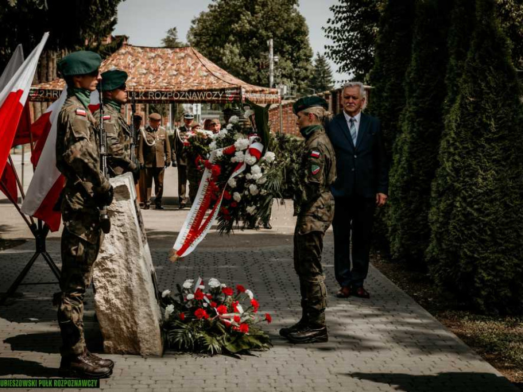 Hrubieszowscy zwiadowcy uczcili 104 rocznicę powstania 2 Pułku Strzelców Konnych i pamięć pomordowanych [ZDJĘCIA]