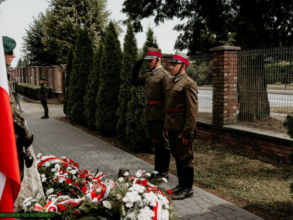 Hrubieszowscy zwiadowcy uczcili 104 rocznicę powstania 2 Pułku Strzelców Konnych i pamięć pomordowanych [ZDJĘCIA]