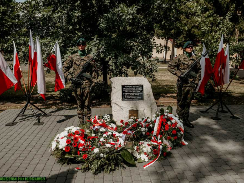 Hrubieszowscy zwiadowcy uczcili 104 rocznicę powstania 2 Pułku Strzelców Konnych i pamięć pomordowanych [ZDJĘCIA]