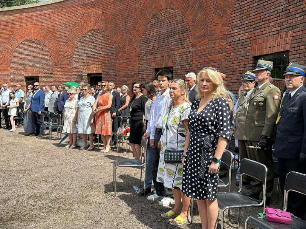 Odsłonięcie płyty pamiątkowej poświęconej żołnierzom Armii Krajowej [ZDJĘCIA]