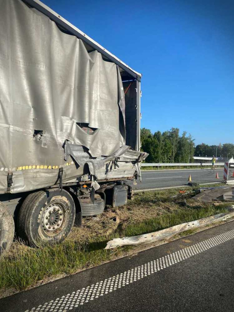 Groźny wypadek na drodze ekspresowej S-19 [ZDJĘCIA]