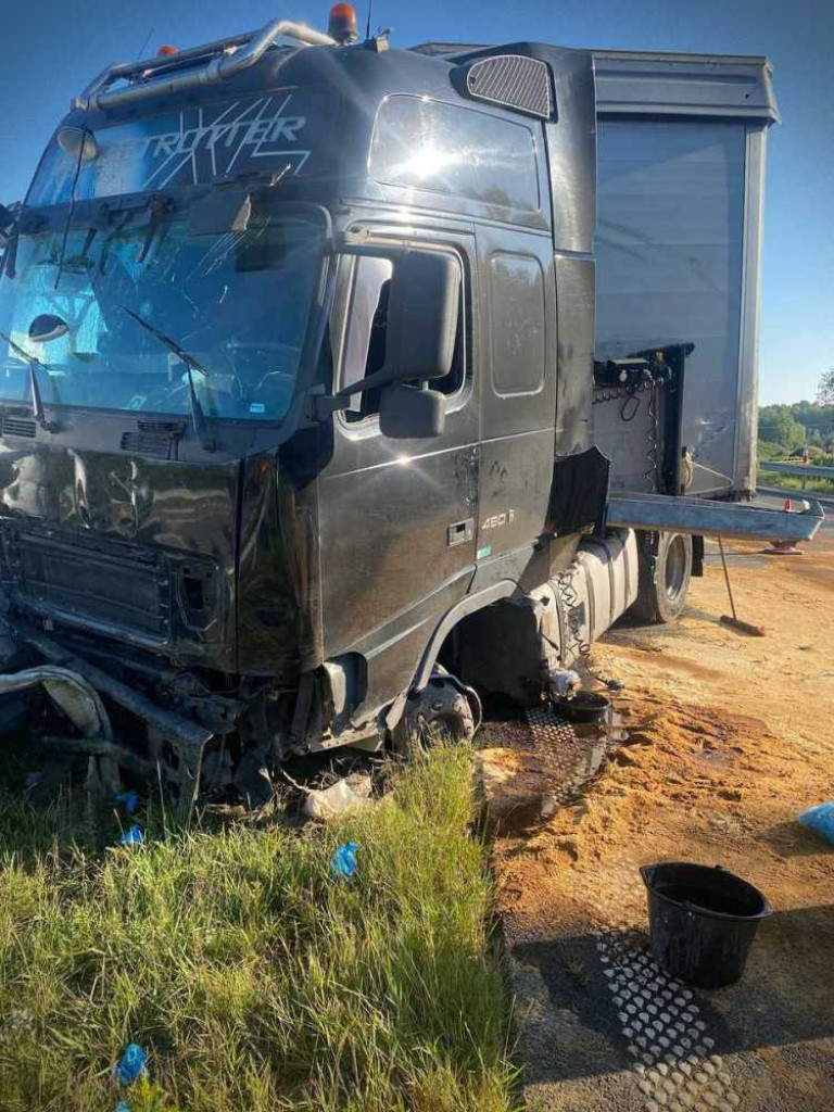 Groźny wypadek na drodze ekspresowej S-19 [ZDJĘCIA]