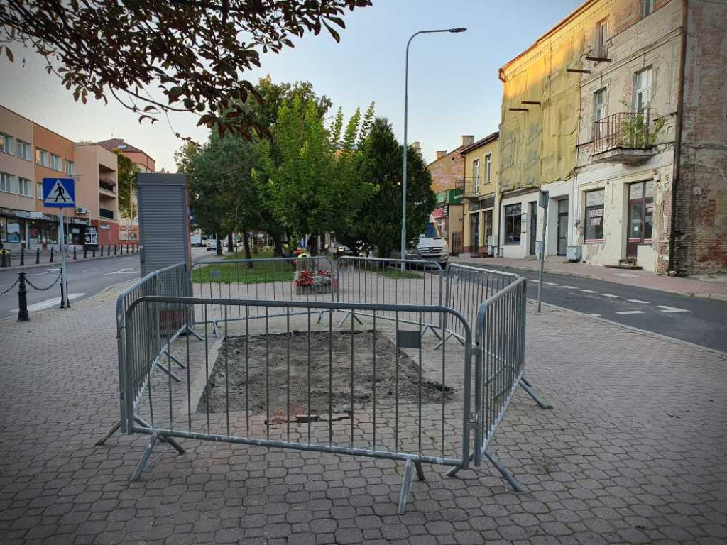 Gdzieś w Hrubieszowie... Zniknął ostatni kiosk [ZDJĘCIA]